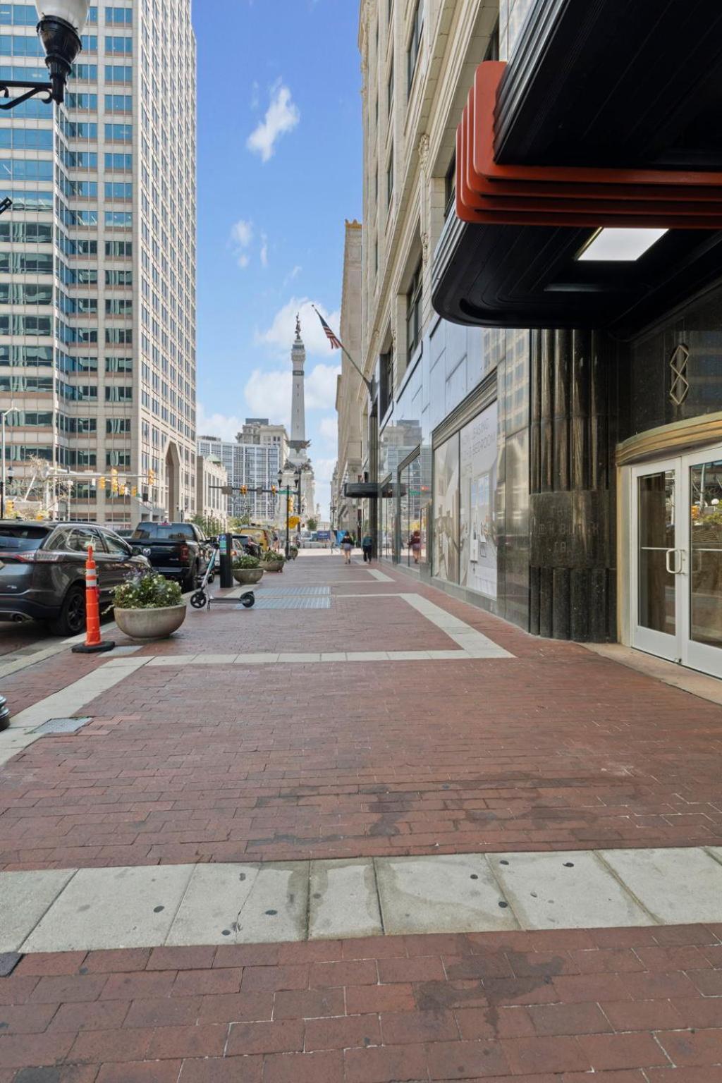 Indy Urban Stay - Skywalk - Sleeps 8 - Downtown - Stadium Indianapolis Exterior photo